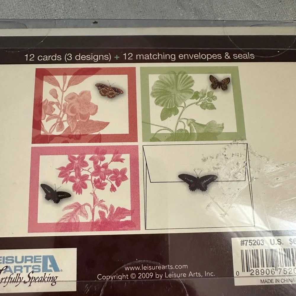 New 12 cards (3 designs) + 12 matching envelopes & seats.